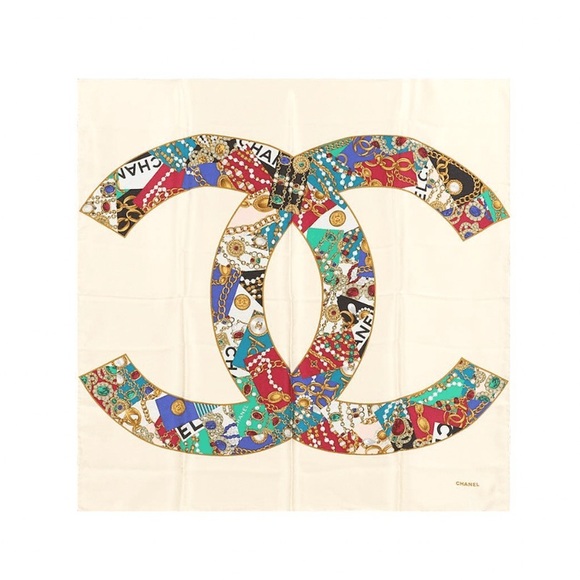 CHANEL Logo Interlocking CC’s Silk Scarf - Picture 4 of 8